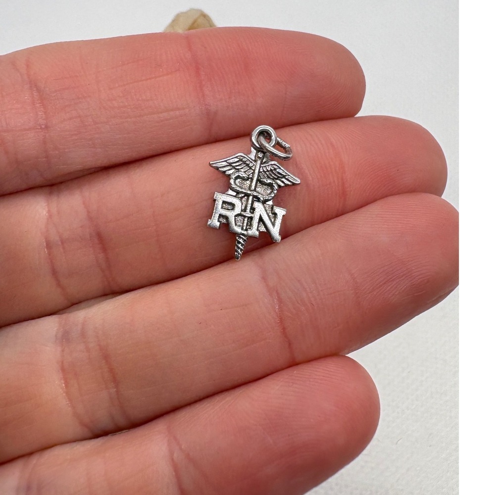 Vintage Sterling Silver RN Nurse Caduceus Charm Pendant Medical Jewelry 0.81g - Picture 2 of 6